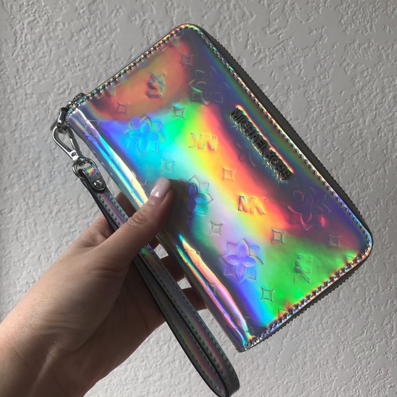 New! MICHAEL KORS WALLET - Picture 2 of 7